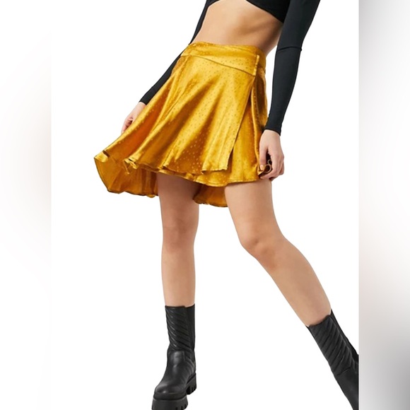 FREE PEOPLE | Size 2 | GOLD STAR CROSS OVER MINI SKIRT - Picture 10 of 14